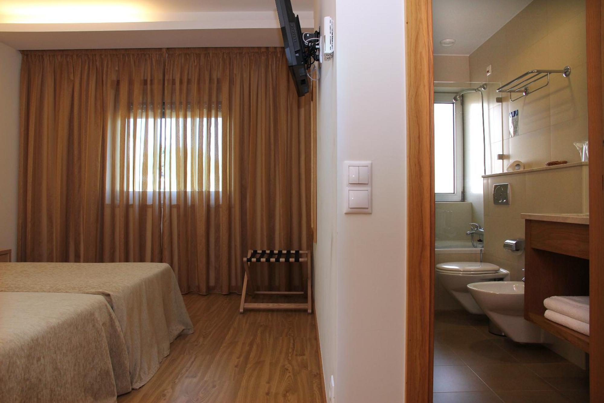 Double or Twin Room,65916031:JPEG
